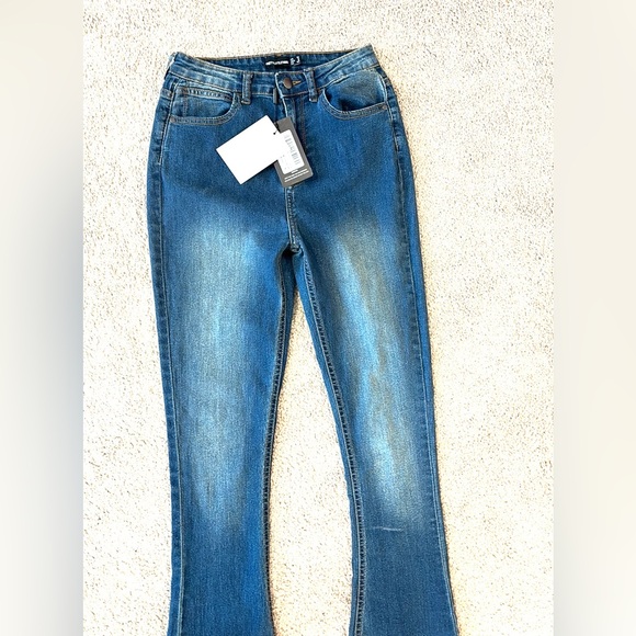 NWT Pretty Little Things Shape Vintage Skinny Flare Stretch jeans Size 8 Cotton - Picture 12 of 13